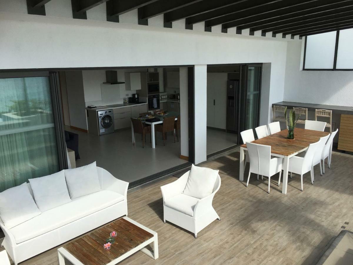 Cap Ouest Beachfront Luxury Penthouse & Apartment Flic-en-Flacq Eksteriør billede